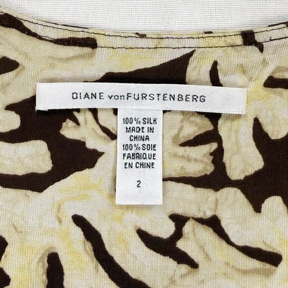 Diane Von Furstenberg Women's Silk Printed Baby Doll Mini Dress Size 2 Brown - Picture 4 of 11